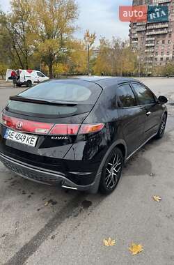 Хетчбек Honda Civic 2007 в  фото 3 Хетчбек Honda Civic 2007 в