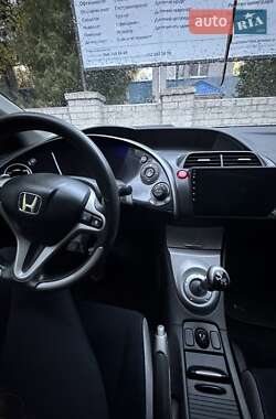 Хетчбек Honda Civic 2007 в  фото 5 Хетчбек Honda Civic 2007 в