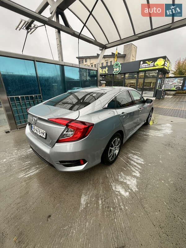 Седан Honda Civic 2018 в Киеве фото 5 Седан Honda Civic 2018 в Киеве