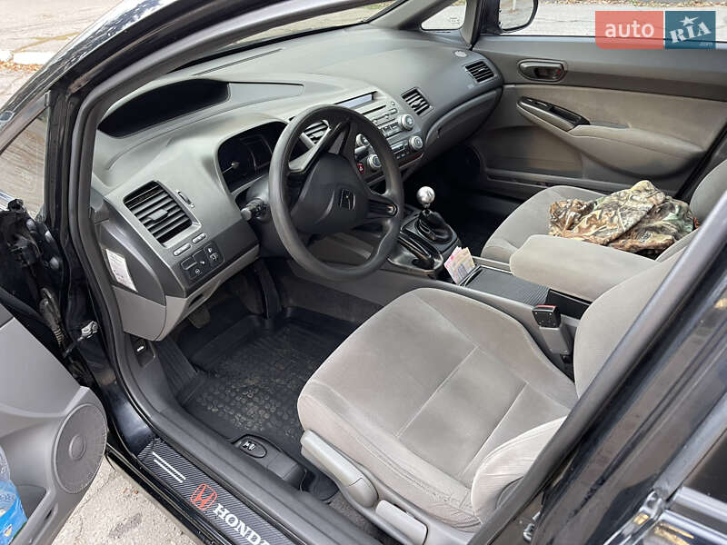 Седан Honda Civic 2006 в Чутовому