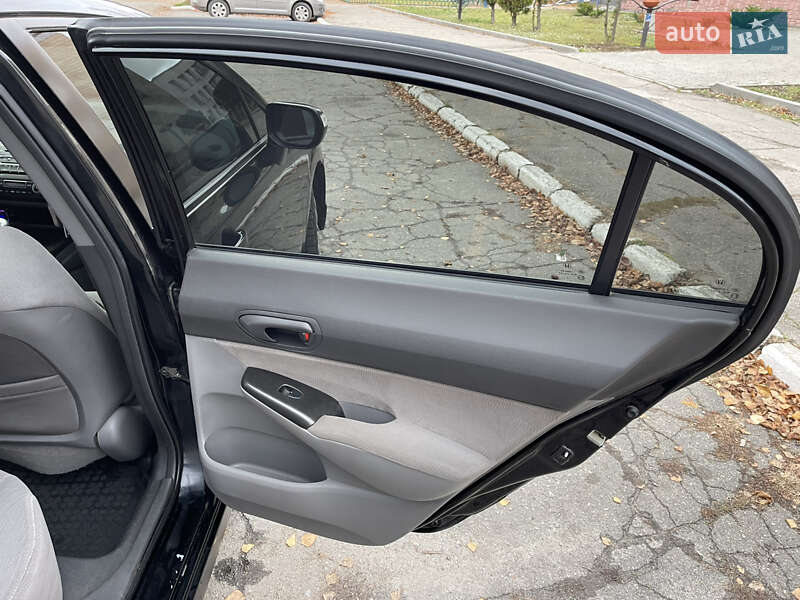 Седан Honda Civic 2006 в Чутовому