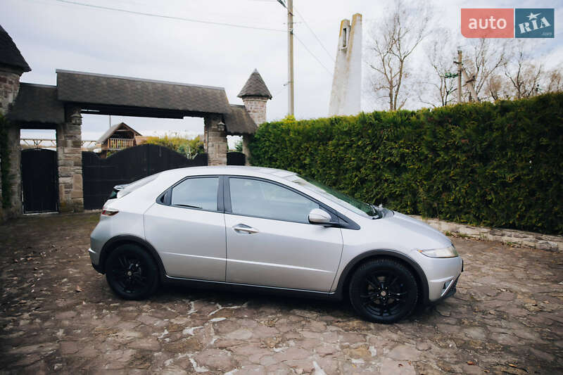 Хэтчбек Honda Civic 2010 в Бучаче