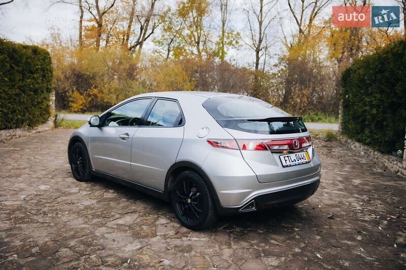 Хэтчбек Honda Civic 2010 в Бучаче
