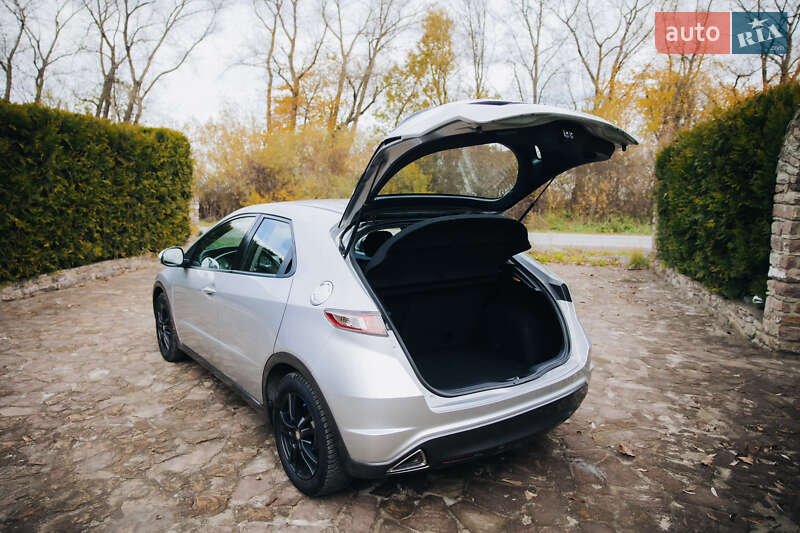 Хэтчбек Honda Civic 2010 в Бучаче