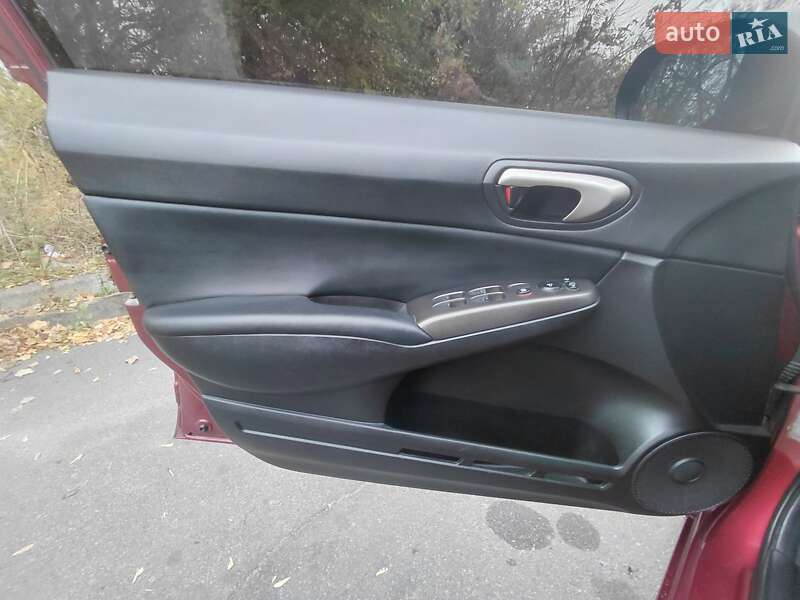 Седан Honda Civic 2008 в Днепре