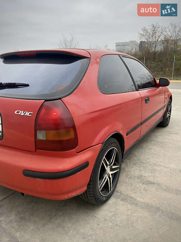 Хэтчбек Honda Civic 1997 в Запорожье