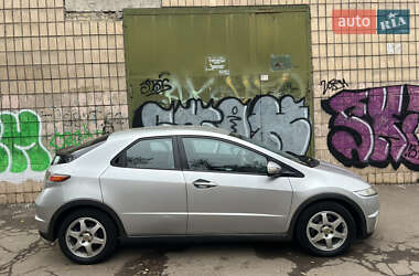 Хэтчбек Honda Civic 2007 в Киеве