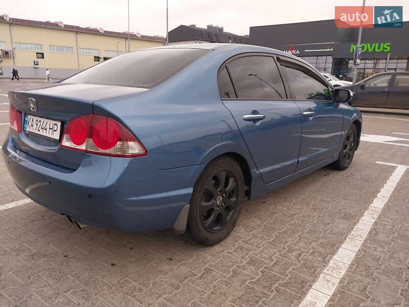 Седан Honda Civic 2007 в Киеве