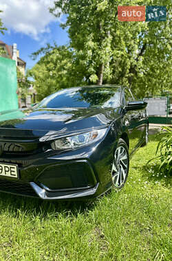 Хэтчбек Honda Civic 2018 в Львове