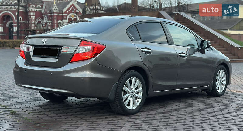 Седан Honda Civic 2012 в Днепре