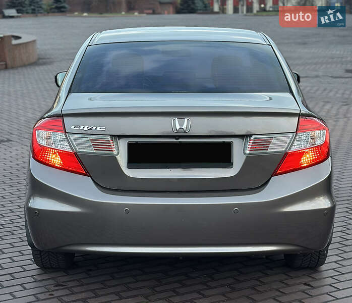 Седан Honda Civic 2012 в Днепре