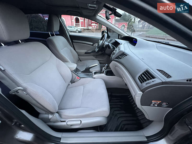 Седан Honda Civic 2012 в Днепре