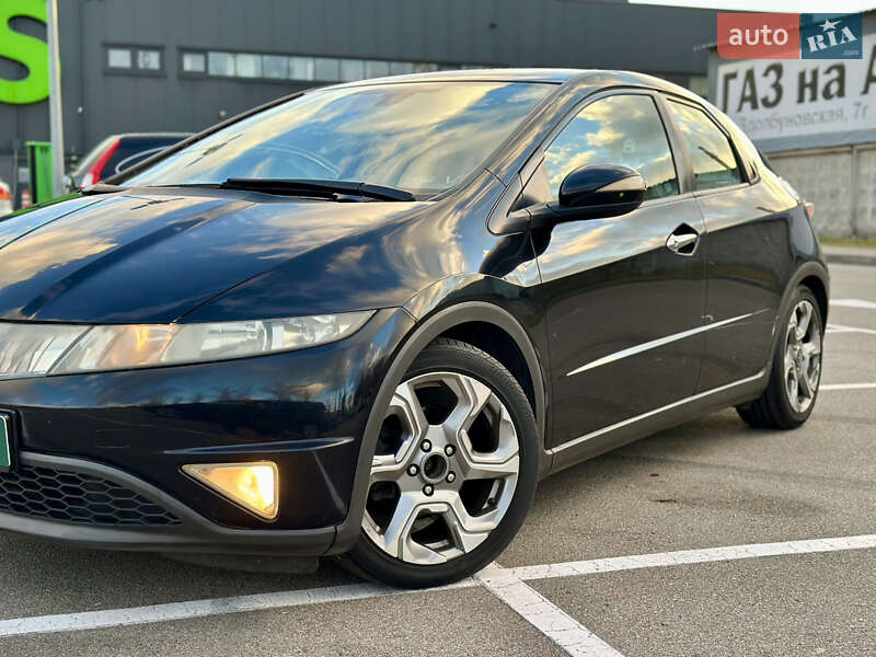 Хэтчбек Honda Civic 2008 в Киеве