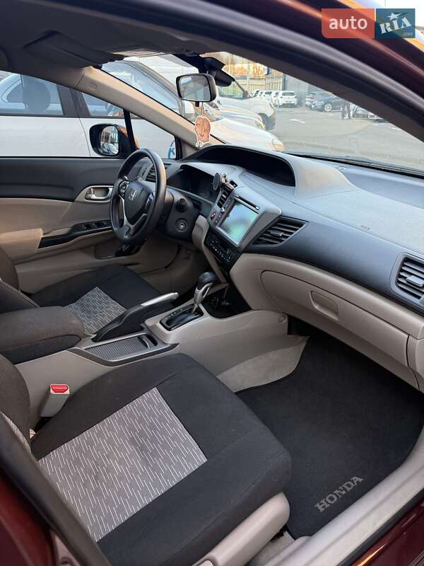 Седан Honda Civic 2013 в Киеве фото 17 Седан Honda Civic 2013 в Киеве