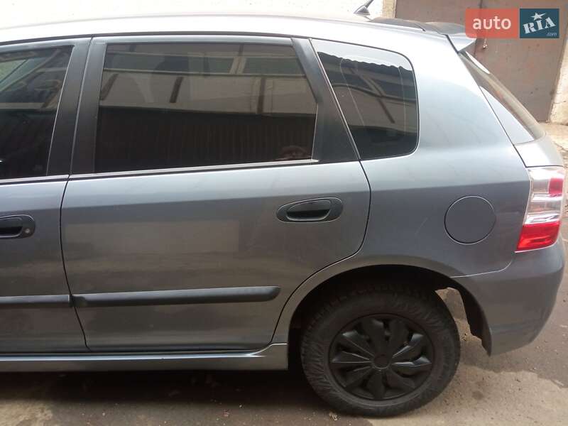 Хэтчбек Honda Civic 2004 в Ровно