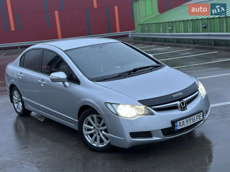 Седан Honda Civic 2008 в Киеве