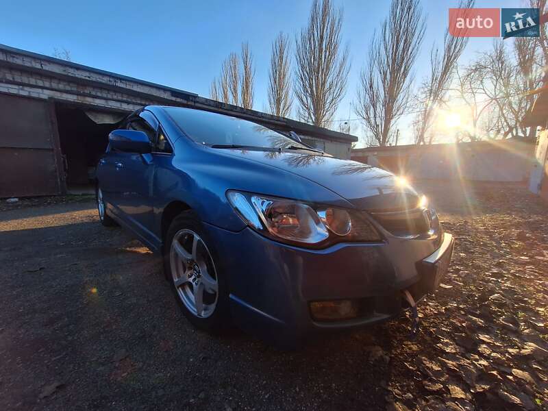 Седан Honda Civic 2007 в Кривом Роге