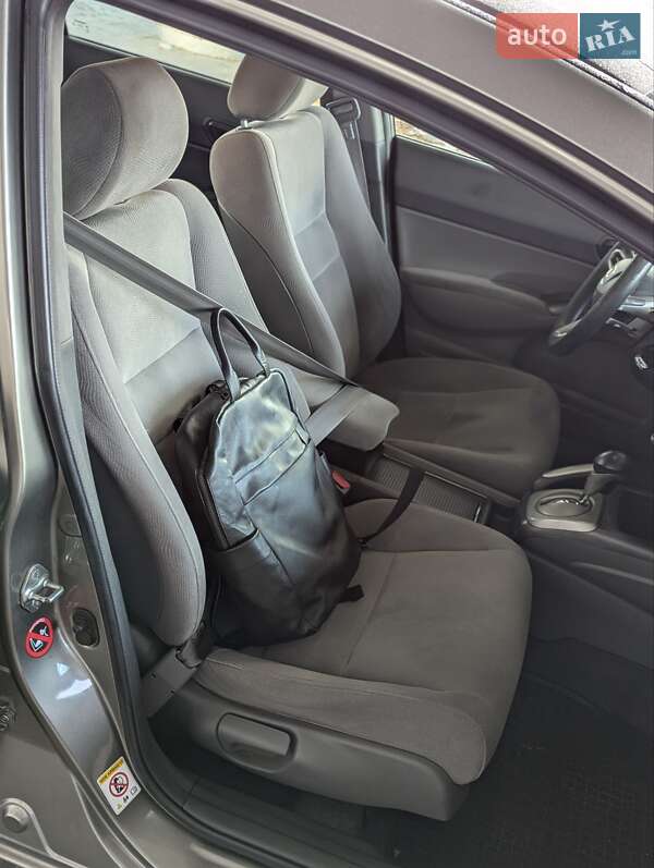 Седан Honda Civic 2008 в Днепре