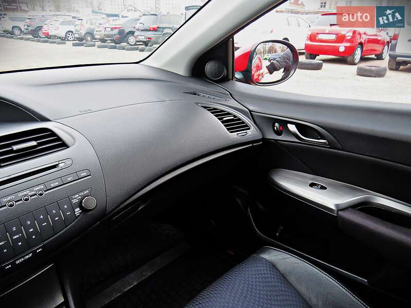 Хэтчбек Honda Civic 2010 в Черкассах фото 13 Хэтчбек Honda Civic 2010 в Черкассах
