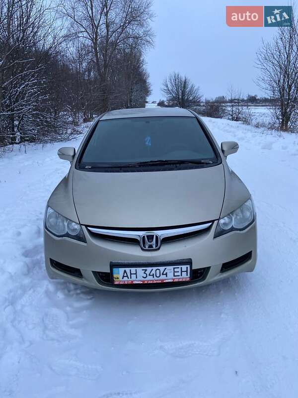 Седан Honda Civic 2008 в Новых Санжарах