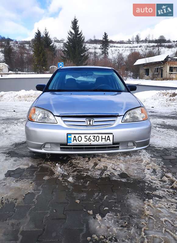 Седан Honda Civic 2001 в Воловце