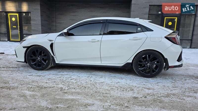 Хэтчбек Honda Civic 2016 в Киеве
