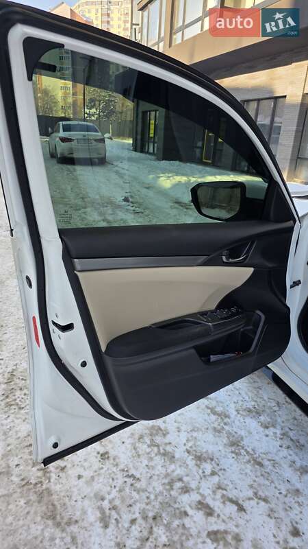 Хэтчбек Honda Civic 2016 в Киеве
