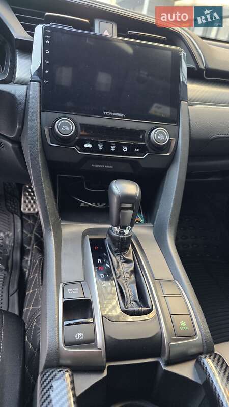 Хэтчбек Honda Civic 2016 в Киеве