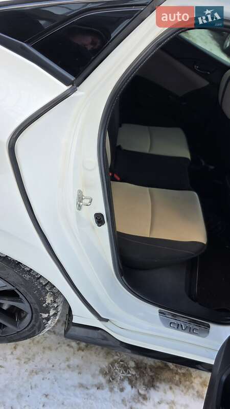 Хэтчбек Honda Civic 2016 в Киеве