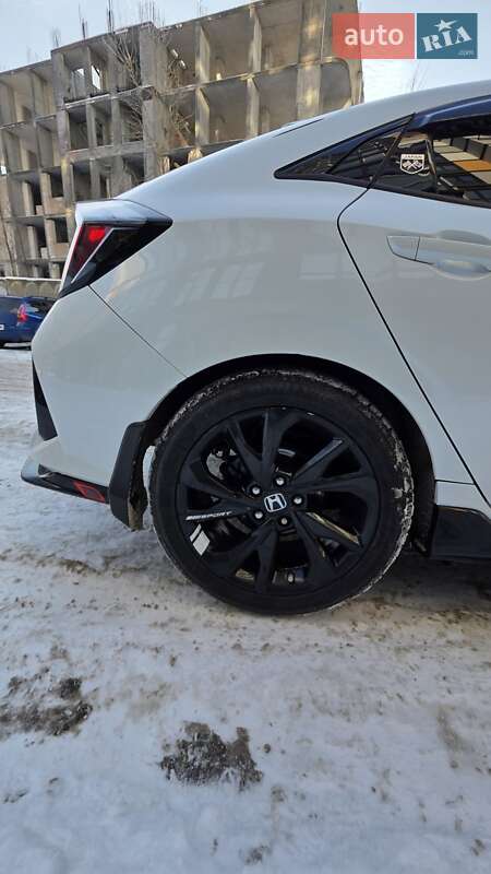 Хэтчбек Honda Civic 2016 в Киеве