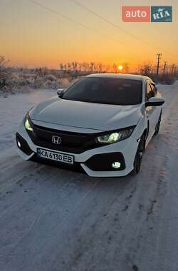 Хэтчбек Honda Civic 2016 в Киеве