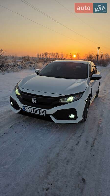 Хэтчбек Honda Civic 2016 в Киеве