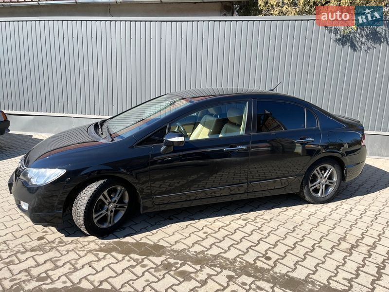 Седан Honda Civic 2008 в Черновцах