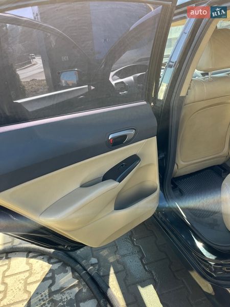 Седан Honda Civic 2008 в Черновцах