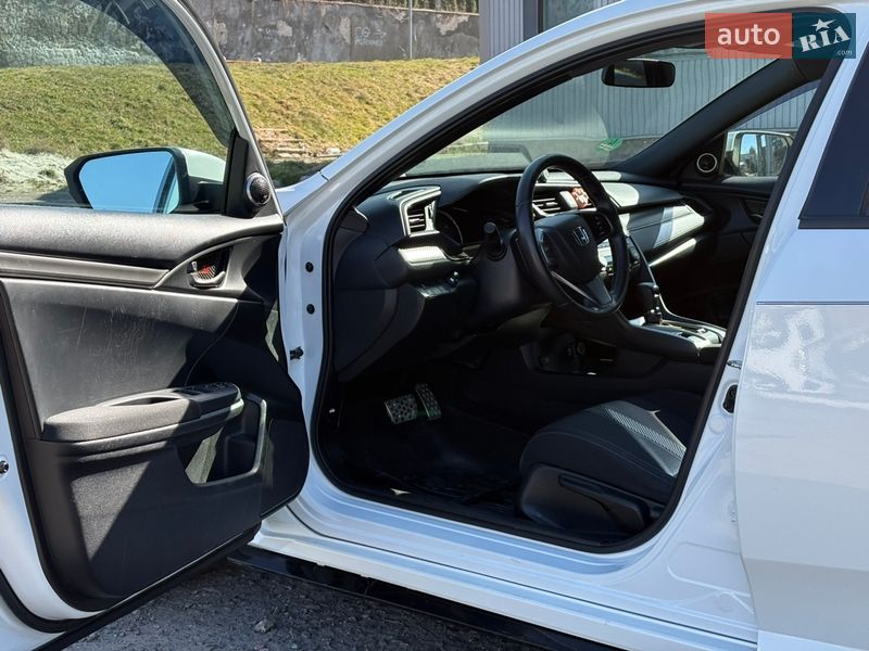 Хэтчбек Honda Civic 2017 в Львове