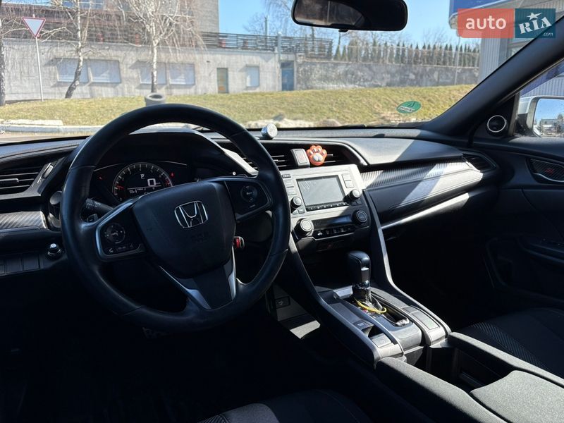 Хэтчбек Honda Civic 2017 в Львове