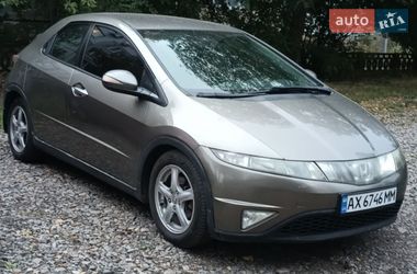 Хэтчбек Honda Civic 2006 в Полтаве