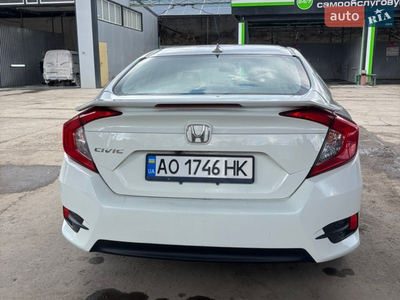 Седан Honda Civic 2018 в Киеве