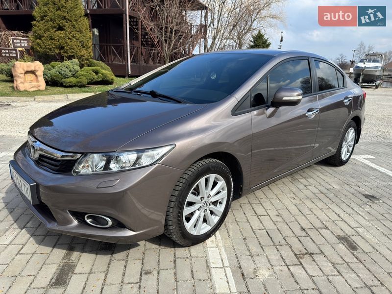 Седан Honda Civic 2012 в Днепре