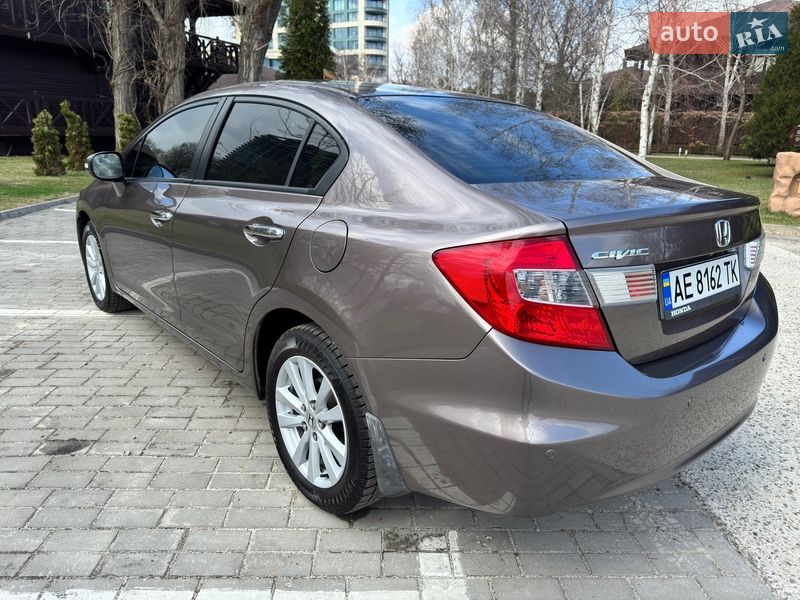 Седан Honda Civic 2012 в Днепре