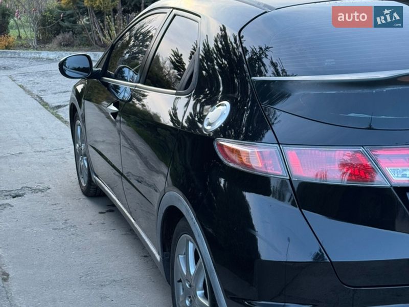 Хэтчбек Honda Civic 2007 в Новом Роздоле