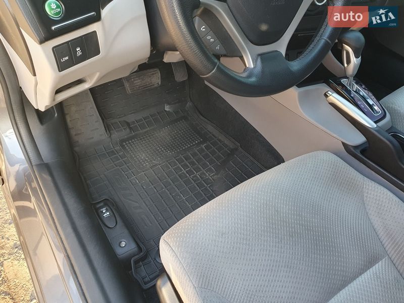 Седан Honda Civic 2013 в Киеве фото 53 Седан Honda Civic 2013 в Киеве