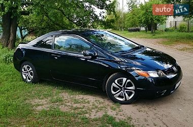 Купе Honda Civic 2006 в Градижске