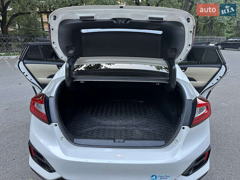 Седан Honda Clarity 2018 в Хмільнику