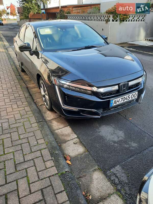 Седан Honda Clarity 2018 в Ужгороді
