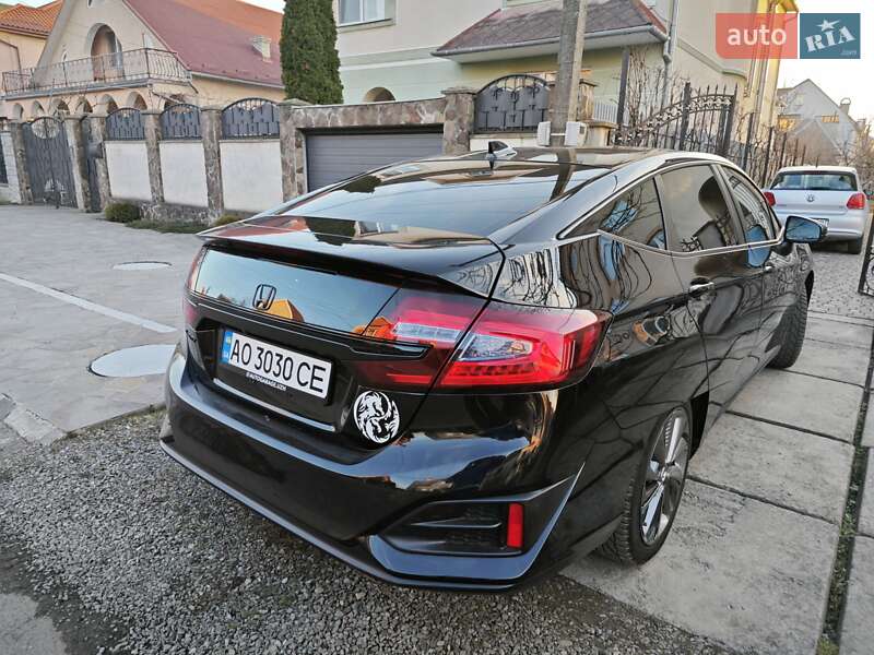 Седан Honda Clarity 2018 в Ужгороде