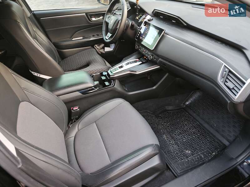 Седан Honda Clarity 2018 в Ужгороде