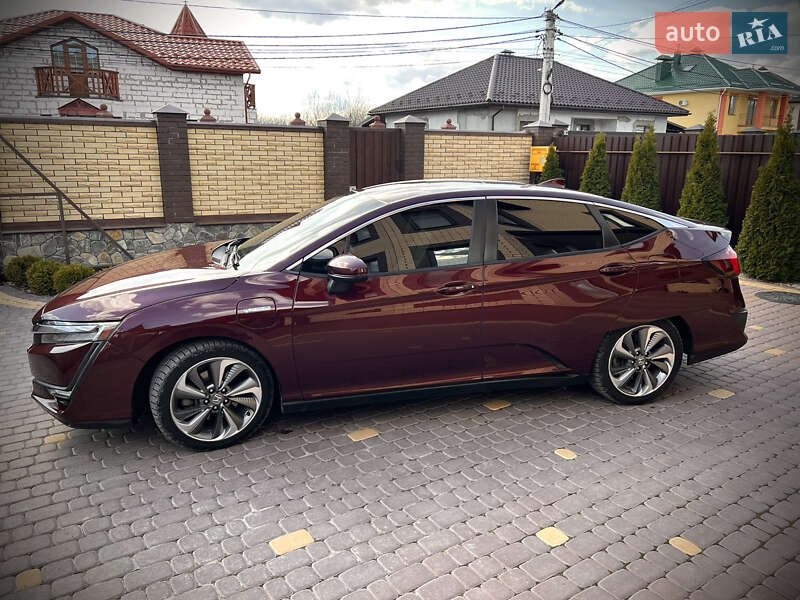 Седан Honda Clarity 2018 в Ладыжине
