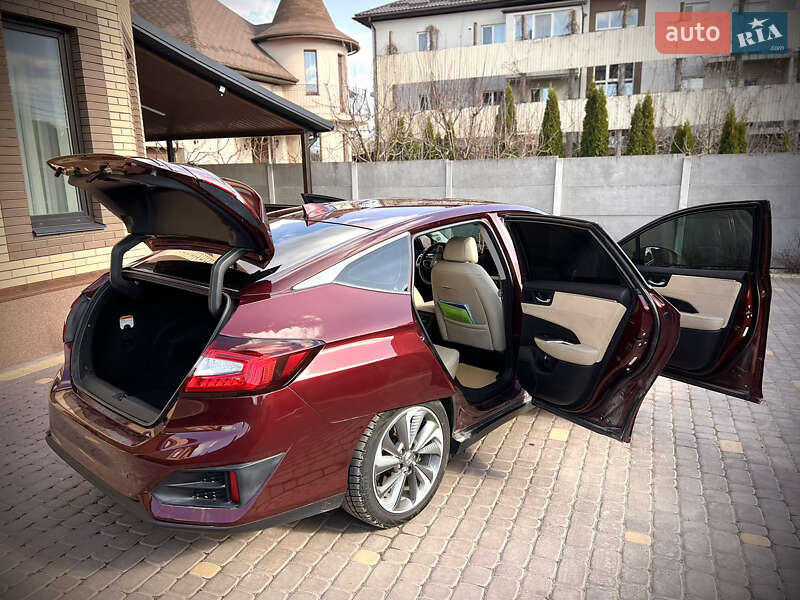 Седан Honda Clarity 2018 в Ладыжине