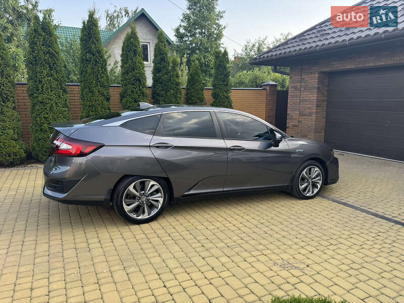 Седан Honda Clarity 2017 в Владимире